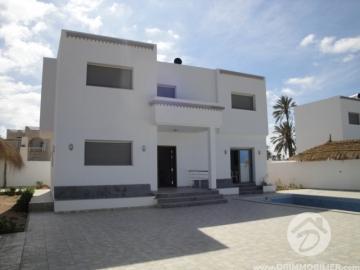 L 120 -                            بيع
                           Villa avec piscine Djerba